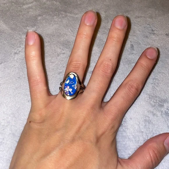 Ring - Picture 2 of 3